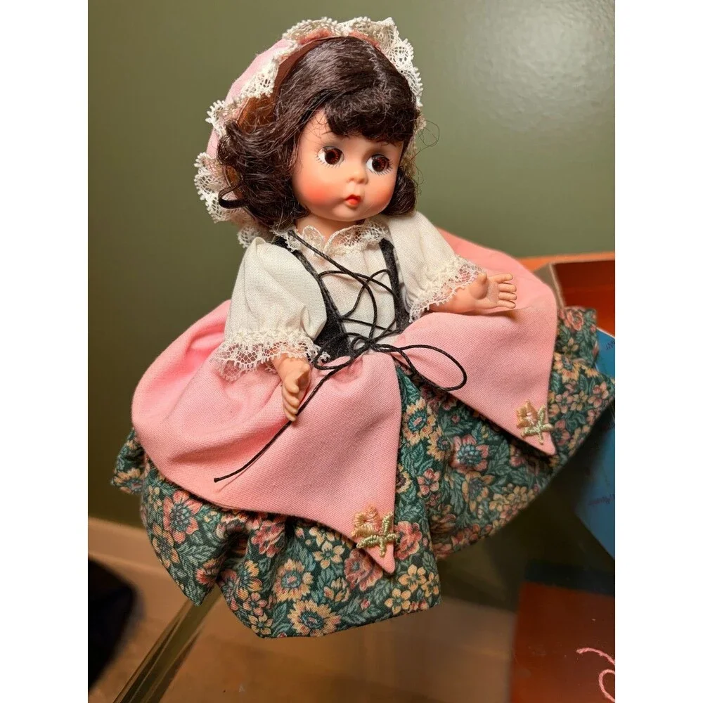Madame Alexander Lady Lee #442 Miniature Showcase Doll w/ Box Tag Bonnet 8”